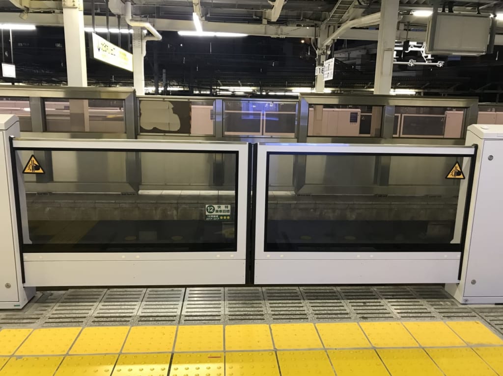 横浜駅ホームドア