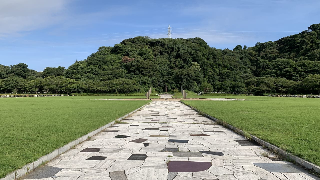 横須賀市営公園墓地の広場